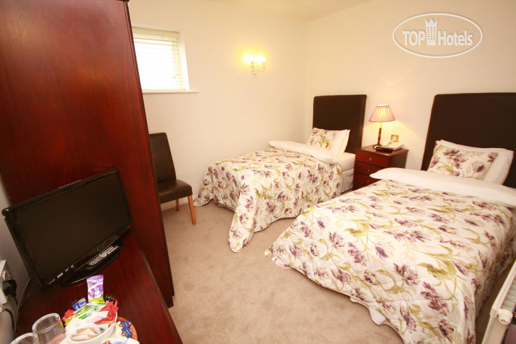 New photos from tourists The Crown 3*
