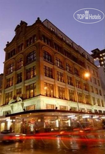 Hotelier's photos BASE Auckland Backpackers 4*
