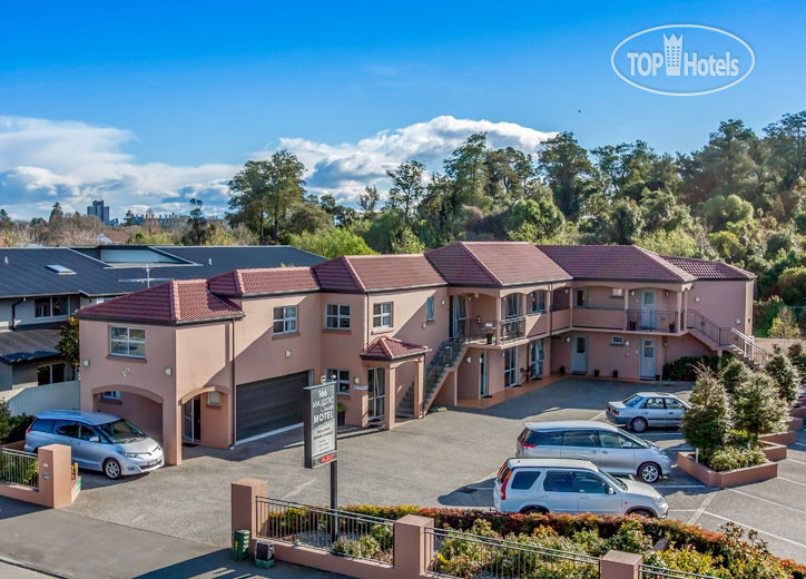Hotelier's photos 166 Majestic Court Motel 4*
