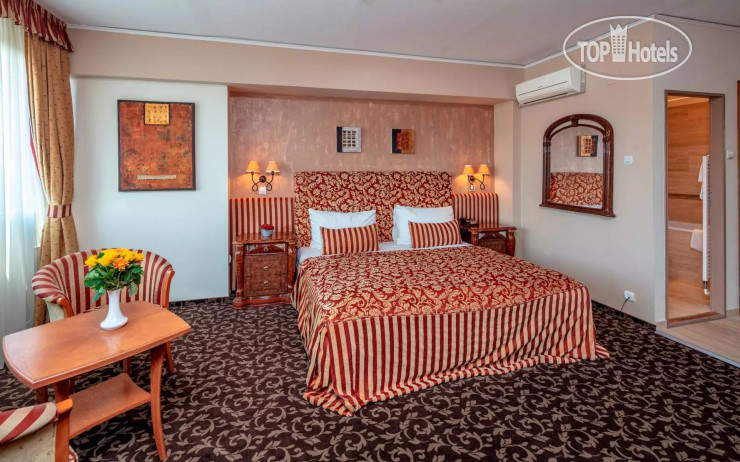 New photos from tourists Charles 3*