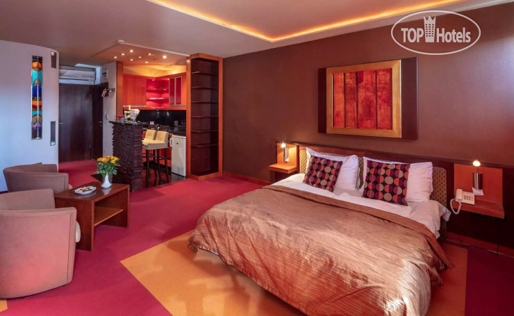Hotel photo Charles 3*