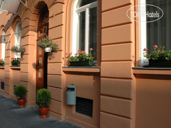 Hotelier's photos City Hotel Star 3*