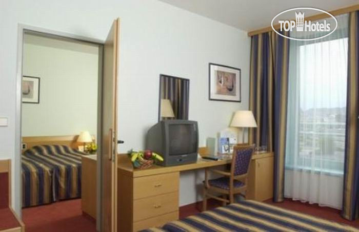 New photos from tourists Holiday Inn Budapest-Budaors 4*