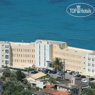 Фото Messinian Bay