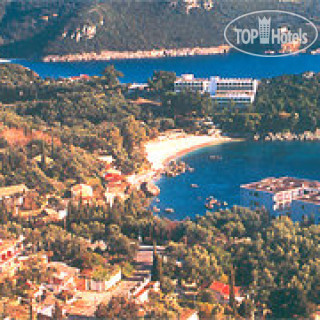 Фото Akrotiri Beach