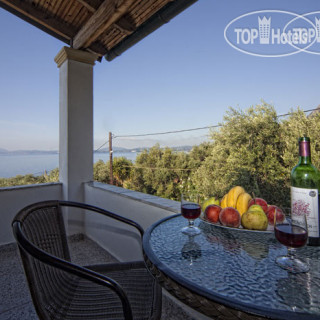 Фото Crystal Blue Apartments