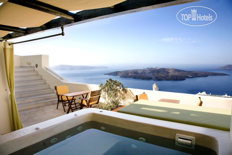 Hotelier's photos Adamis Majesty Suites 4*