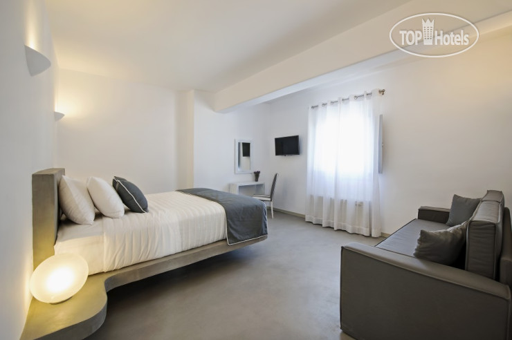 New photos from tourists Central Fira Hotel