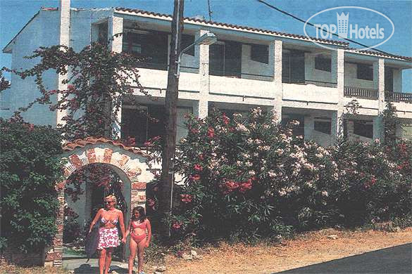 Kyriakos Apts 2*