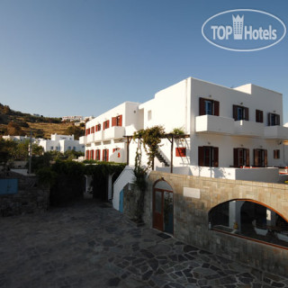 Фото Psarou Beach