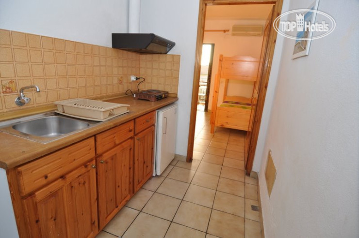New photos from tourists Studios Litsa