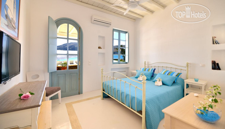 New photos from tourists Mykonos Pantheon