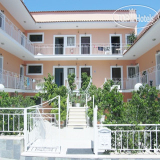 Фото Byron Hotel