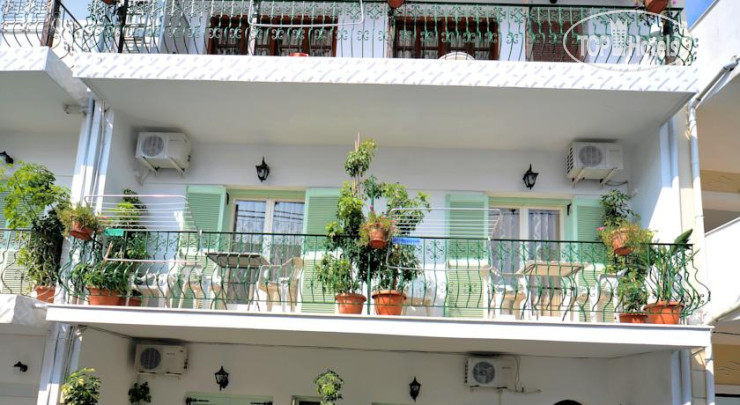 New photos from tourists Aiolos House