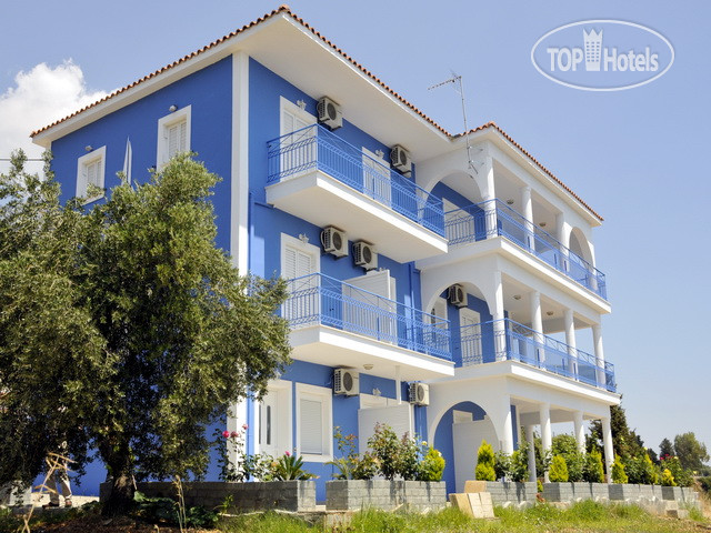 Hotel photo Folies Apartments 2*