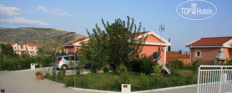 Hotel photo Mesogeios Villas 4*