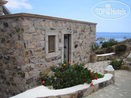 Hotelier's photos Theologos Houses