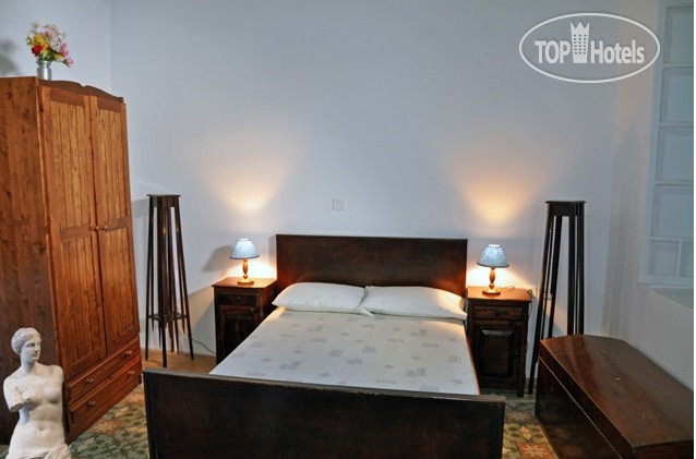 New photos from tourists Aphrodite of Milos 2*