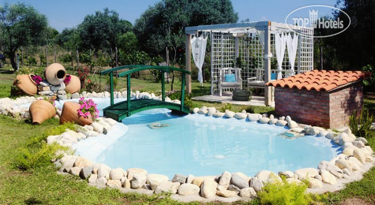 New photos from tourists Ta Petrina