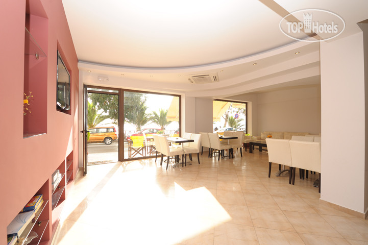 Новые добавленные фото туристов Akrogiali Ouranoupoli 2*