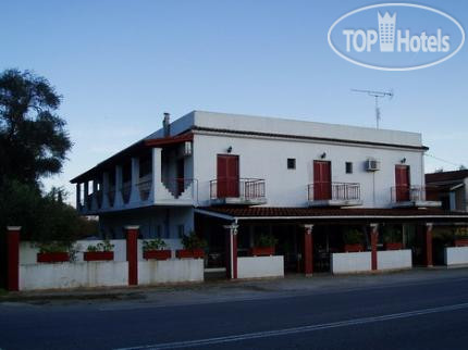 Hotelier's photos Pergola Hotel Studios 2*