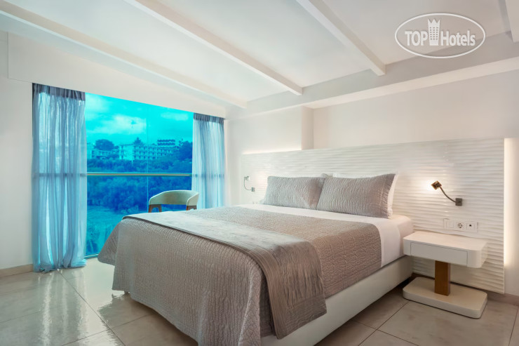 Hotel photo TRYP by Wyndham Corfu Dassia 4*