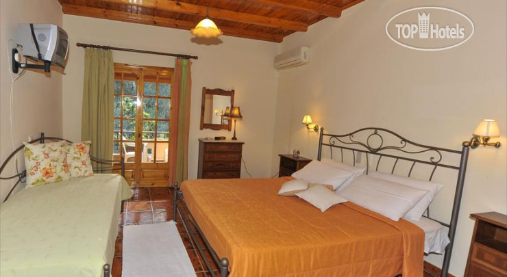 New photos from tourists Pieros Studios Lisipios