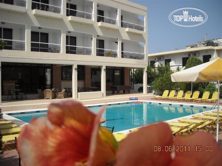 Hotelier's photos Mikes House Studios 2*