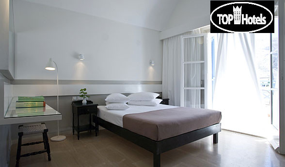 New photos from tourists Kamari Plus 4*