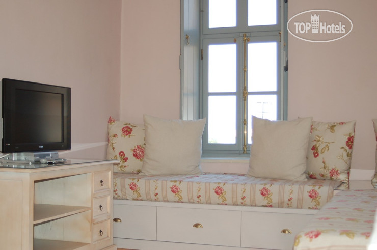 New photos from tourists Four Seasons Hydra Luxury Suites 4*