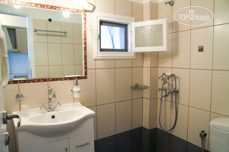 New photos from tourists Akrogiali Pension