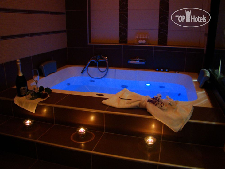 New photos from tourists Maison Hotel 3*