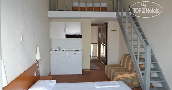 New photos from tourists Christina Hotel