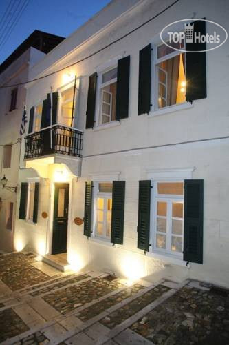 Hotelier's photos En Ermoupoli