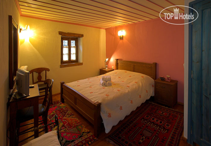 New photos from tourists Archontiko Dilofou