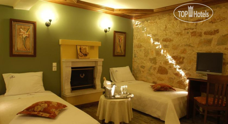 New photos from tourists Frontzou Politia 4*