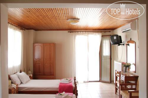New photos from tourists Stis Kyra - Vasilikis