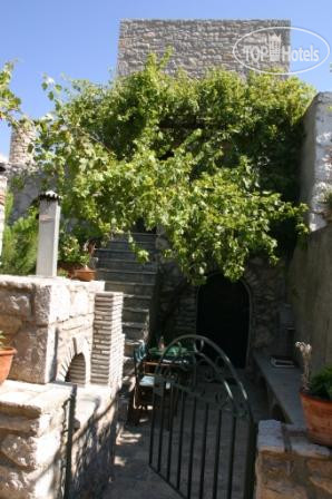 New photos from tourists Spitakia