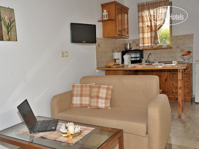 New photos from tourists Voulamandis House