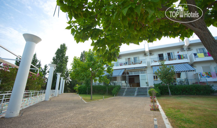 Hotelier's photos Logga Beach 2*