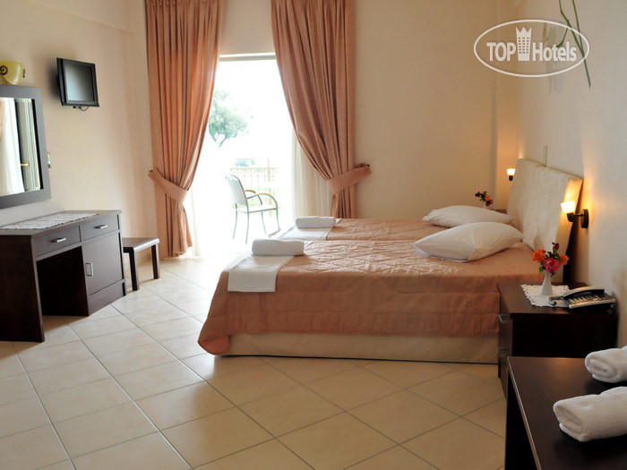 New photos from tourists Finiki Plaza 3*