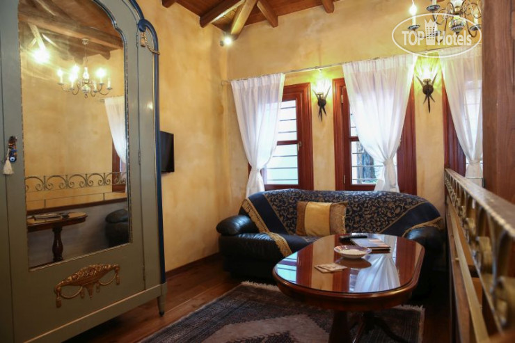 New photos from tourists The House by the River