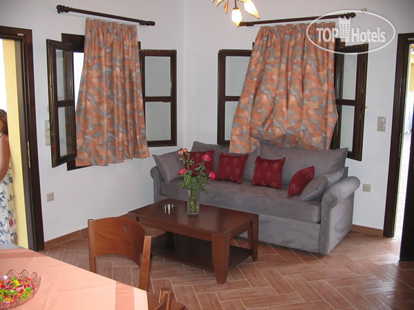 New photos from tourists Mandraki Paradise