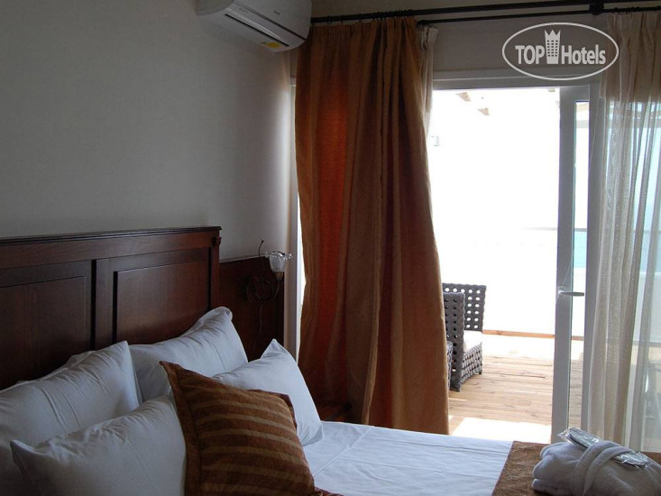 New photos from tourists Paralia Beach 2*