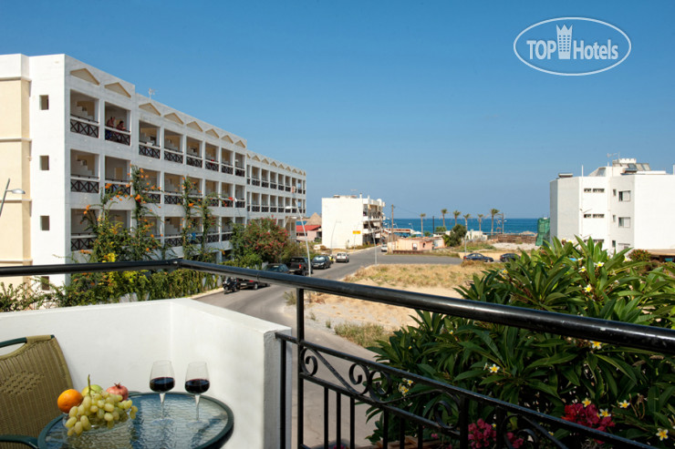 Новые добавленные фото туристов Artemis Apts 4*