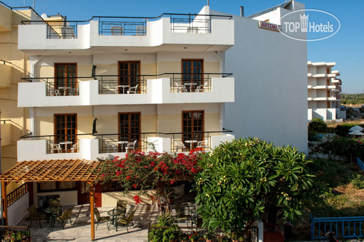 Hotel photo Artemis Apartments 4*