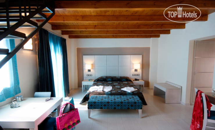 New photos from tourists Theros 3*