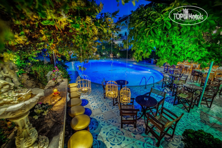 New photos from tourists Roxani 2*