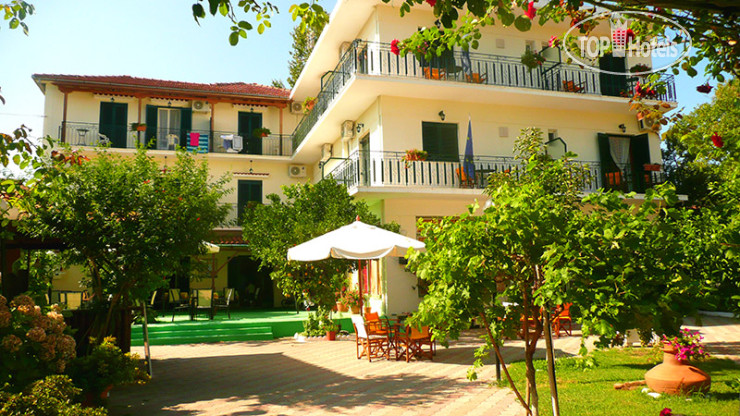 Hotelier's photos Des Roses Hotel 2*
