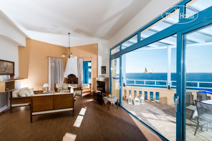New photos from tourists Captains House